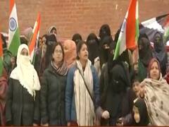 CAA Protest: शाहीनबाग और प्रयागराज के बाद लखनऊ में भी धरने पर बैठी महिलाएं