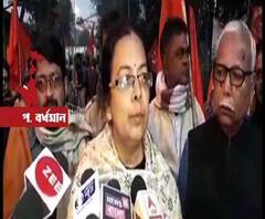  দুর্গাপুরের ডিটিপিএস কলোনিতে পথে নেমে প্রতিবাদ জানালেন ঐশী ঘোষের মা শর্মিষ্ঠা ঘোষ