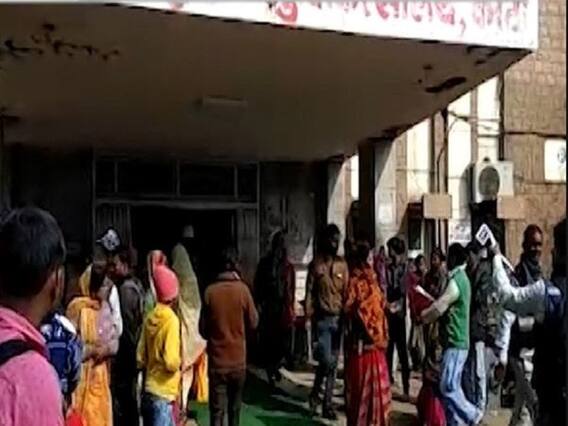 CAA Protest: डेढ़ महीने के बच्चे के साथ विरोध करने पहुंची महिला