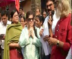 Mumbai | अख्खं लालबाग-परळ जिथे जन्माला आलं ते वाडिया हॉस्पिटल व्हेंटिलेटरवर, कर्मचाऱ्यांचं आंदोलन सुरू | ABP Majha