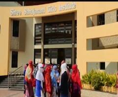 Gujarat | मासिक पाळी न आल्याचं सिद्ध करण्यासाठी 68 विद्यार्थिनींना अंतर्वस्त्र काढायला लावली 