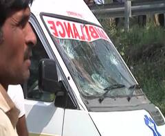 Hinganghat Burnt Teacher Death | तरुणीचा मृतदेह घेऊन जाणाऱ्या अॅम्ब्युलन्सवर ग्रामस्थांकडून दगडफेक | ABP Majha