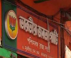 বাংলায় ভোটের আগে মুখ্যমন্ত্রী পদের জন্য মুখ ঠিক করে রাখা উচিত বিজেপির? দলের মধ্যেই দ্বন্দ্ব