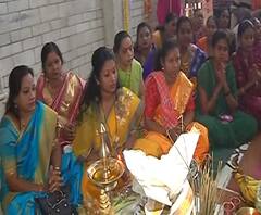 Wardha Woman Ablaze | पीडितेची प्रकृती सुधारण्यासाठी मुंबईत पूजा | ABP Majha