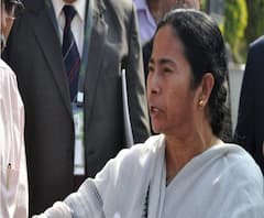 'বিশিষ্ট শিক্ষাবিদ, গ্রন্থকার, সমাজকর্মী ও প্রাক্তন সাংসদ কৃষ্ণা বসুর প্রয়াণে আমি গভীর শোকাহত', যাদবপুরের প্রাক্তন সাংসদ কৃষ্ণা বসুর মৃত্যুতে শোকবার্তা মুখ্যমন্ত্রীর 