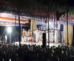 Indorikar Maharaj | आर आर पाटलांच्या समाधीस्थळी इंदुरीकर महाराजांचं कीर्तन, कीर्तनात आबांच्या कामाचं कौतुक