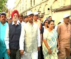 Reporter Stories: ডেঙ্গি সচেতনতায় মেয়র ফিরহাদ হাকিমের নেতৃত্বে মিছিল শহরে