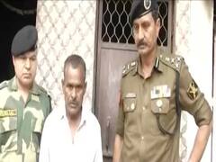 Delhi clash: BSF to re-build one of Jawans' house which was gutted in fire | News @ 7