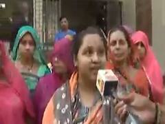 અમદાવાદઃ વાસણામાં પીવાના પાણીની તંગીના કારણે મહિલાઓનો હોબાળો, જુઓ વીડિયો