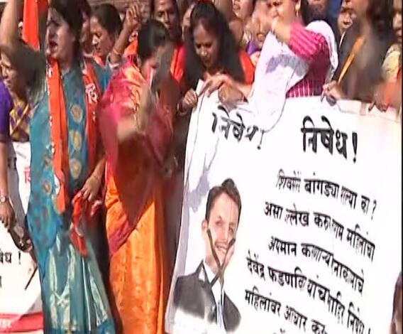 Shiv Sena Protest | पुण्यात शिवसेना कार्यकर्त्यांचं फडणवीसांविरोधात आदोलन | ABP Majha
