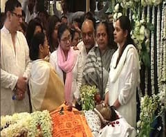 প্রয়াত তাপস পালকে শেষ শ্রদ্ধা মুখ্যমন্ত্রী মমতা বন্দ্যোপাধ্যায়ের