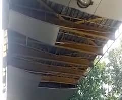 Rural News | स्टेशन परिसरातील स्कायवॉकचा प्लाय कोसळला 