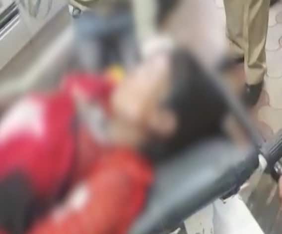 Nashik | लासलगाव जळीतकांड प्रकरणातील पीडितेला उपचारासाठी मुंबईत हलवलं, प्रकृती गंभीर | ABP Majha