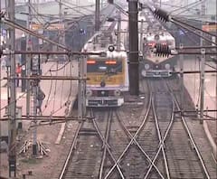 অটোমেটিক সিগন্যালিংয়ের কাজে আগামী ৮ দিন শিয়ালদা মেন শাখায় ট্রেন চলাচল ব্যাহত, যাত্রী-দুর্ভোগের আশঙ্কা