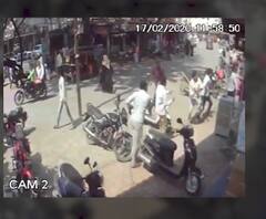 NCP Worker | बीडच्या परळीत धनंजय मुंडेंच्या कार्यकर्त्यांची गुंडगिरी | ABP Majha