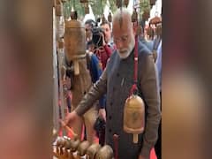 'Hunar Haat' पहुंचे PM Modi, केंद्रीय मंत्री Mukhtar Abbas Naqvi भी थे साथ