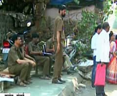 टीएमटीची वाहतूक चौकी, बस स्टॉप तोडला, मुंबई पालिकाेच्या अतिक्रमणविरोधी पथकाची कारवाई | ABP Majha