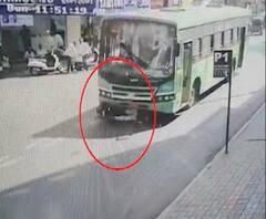 Pune | पुण्यात दुचाकीचा भीषण अपघात, दृश्य सीसीटीव्ही कॅमेऱ्यात कैद | ABP Majha