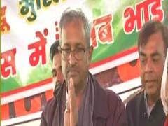 Shaheen Bagh पहुंचे SC के वार्ताकार Sanjay Hegde और Sadhana Ramachandran