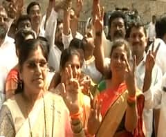 नवी मुंबईतील भाजपच्या चार नगरसेवकांचा शिवसेनेत प्रवेश, गणेश नाईकांना धक्का | ABP Majha 