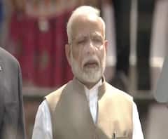 #NamasteyTrump | अमेरिकेचे राष्ट्राध्यक्ष डोनाल्ड ट्रम्प यांच्या स्वागतासाठी पंतप्रधान नरेंद्र मोदी अहमदाबादमध्ये! 