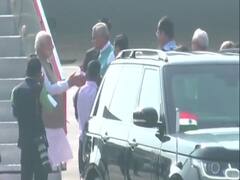 વડાપ્રધાન મોદીને એરપોર્ટ પર આવકારવા માટે કોણ કોણ રહ્યું હાજર ? જુઓ વીડિયો 