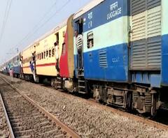 Jalgaon Train Accident | रेल्वेतून पडलेल्या जखमी प्रवाशासाठी रेल्वे उलट धावली, रेल्वे कर्मचाऱ्यांचं कौतुक