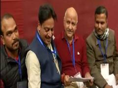 AAP's meeting of newly-elected party MLAs begins