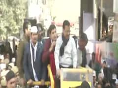 Delhi CM Kejriwal conducts roadshow in Dwarka