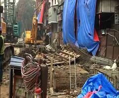 Reporter Reporter : মহাকরণ চত্বরে মাটির নীচে চলছে ইস্ট ওয়েস্ট মেট্রোর কাজ, আশেপাশের বাড়ির জন্য নেওয়া হচ্ছে বিশেষ সতর্কতা