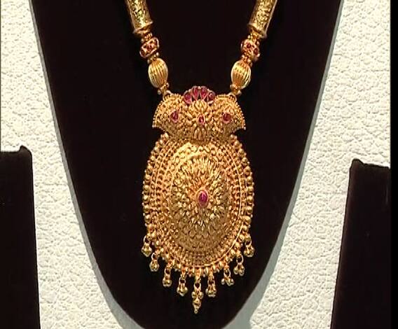 Gold Rate Hike | कोरोना व्हायरसमुळे 6 महिन्यात सोनं सहा हजारांनी महागलं | ABP Majha