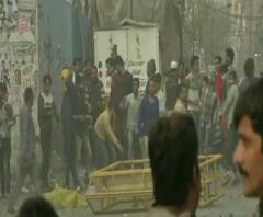 দিল্লি হিংসা: সকাল থেকে ফের উত্তপ্ত রাজধানী, সিএএ সংঘর্ষে মৃতের সংখ্যা বেড়ে সাত