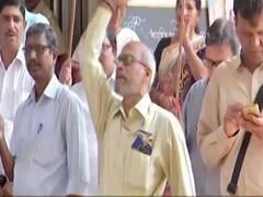 LIC में सरकार अपना हिस्सा बेच रही है, क्या आपका पैसा डूब जाएगा? समझिए इस रिपोर्ट में