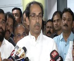 CM Thackeray Meet | मुख्यमंत्र्यांची वर्षा बंगल्यावर पहिल्यांदाच बैठक, कर्जमाफी योजनेचा मुख्यमंत्र्यांकडून आढावा