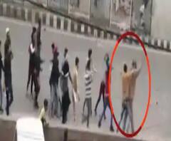 উত্তর দিল্লিতে সিএএ-র বিরুদ্ধে বিক্ষোভকারীদের সঙ্গে সংঘর্ষ, পাথরবৃষ্টিতে আহত ১