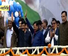 দিল্লিতে ম্যাজিক ‘মাফলার ম্যান’-এর -- বাছাই করা সেরা খবর ‘হেডলাইন‍্‍স ফটাফট’