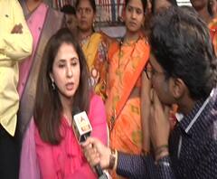 Urmila Matondkar | लोकांचा महिलांकडे पाहण्याचा दृष्टीकोन बदललाच पाहिजे, सुरक्षेसाठी सरकारने खास उपाय करावे - उर्मिला मातोंडकर