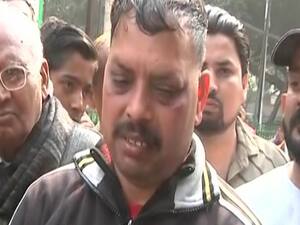 Save Delhi from burning at the hands of rioters | Sansani (26.02.2020)