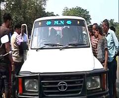 উল্টোডাঙায় ফের দুর্ঘটনার কবলে পড়ুয়াবোঝাই পুলকার, কাগজ বাজেয়াপ্ত করল পুলিশ