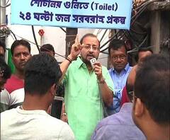 Reporter Stories: বস্তির শৌচাগারে ২৪ ঘন্টা জল সরবরাহের জন্য বসানো হচ্ছে ওভারহেড ট্যাঙ্ক, উদ্বোধনে অতীন ঘোষ