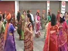 Namaste Trump: गरबा के जरिए महिलाएं कर रहीं Donald Trump का वेलकम