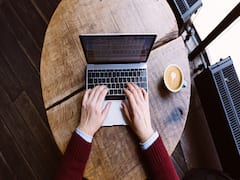 TikTok, Twitter और Whatsapp के खिलाफ केस दर्ज, देश विरोधी संदेश फैलाने का आरोप