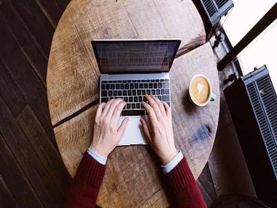 TikTok, Twitter और Whatsapp के खिलाफ केस दर्ज, देश विरोधी संदेश फैलाने का आरोप