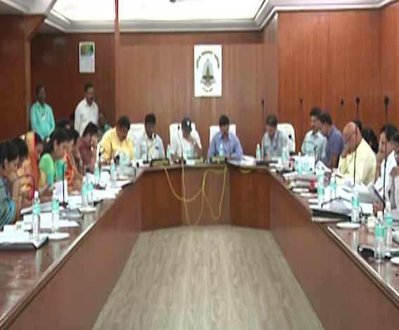 दोघांचं भांडण, तिसऱ्याचा लाभ; नाशिक महापालिकेच्या स्थायी समितीचं हंगामी अध्यक्षपद मनसेकडे | ABP Majha