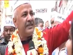 चुनाव प्रचार के आखिरी दिन Manish Sisodia पदयात्रा में जुटे, देखिए Ground Report । Delhi Election 2020