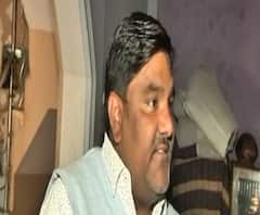 দিল্লি হিংসায় নাম জড়াল আপ নেতা তাহির হুসেনের, বাড়ির ছাদ থেকে মিলল পাথর, পেট্রোল বোমা