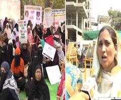 Solapur Protest against CAA | शाहीन बागच्या धर्तीवर सोलापुरातही आंदोलनाला सुरुवात, जिल्हाधिकारी कार्यालयासमोर तीन दिवसांपासून आंदोलन