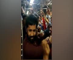 Harbour Local | सीएसएमटी-पनवेल लोकलमध्ये तरुणाला बेदम मारहाण | ABP Majha