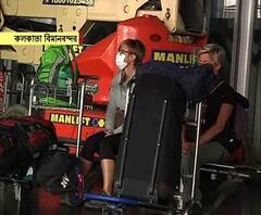 করোনা-আতঙ্ক: চিন, হংকং, সিঙ্গাপুর থেকে এলেই আলাদা এরোব্রিজ, দেশের ২১টি বিমানবন্দরে আলাদা ওয়েটিং এরিয়া, থার্মাল চেকিং