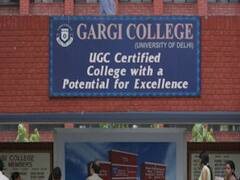 Delhi के Gargi College में कथित छेड़छाड़ का मामला, NCW ने मामले का संज्ञान लिया
